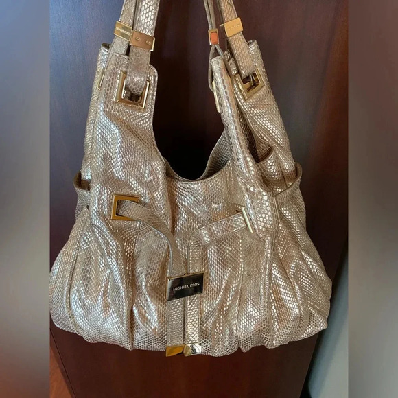 MK Michael KORS Carey Snake Leather Embossed Shoulder Tote Gold Metallic - Picture 1 of 16